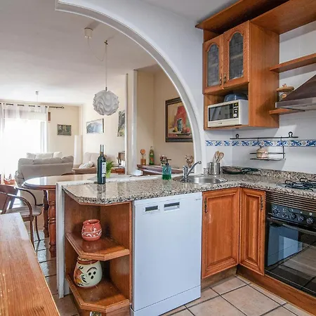 Tatil Evi Lovely In With Kitchen